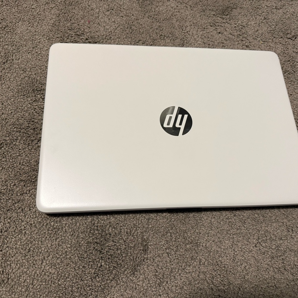 HP White Laptop
